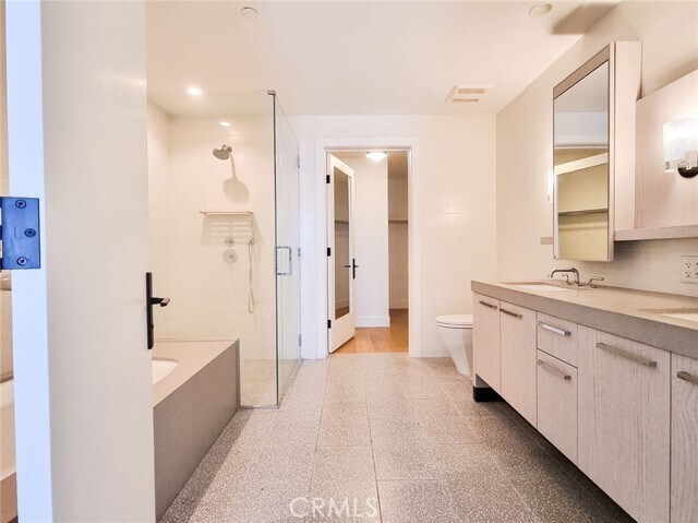 Building Photo - 10777 Wilshire Blvd