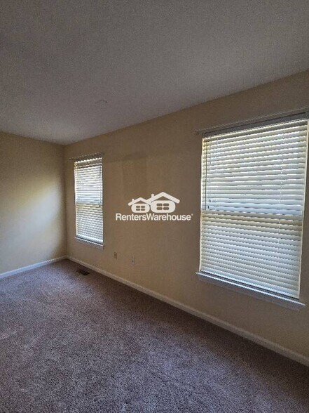 Building Photo - 470 Summit Tree Ct