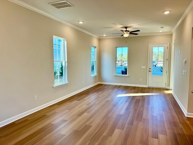 Building Photo - Discover Coastal Living at Its Finest in Marketview, Market Common – Now Leasing!