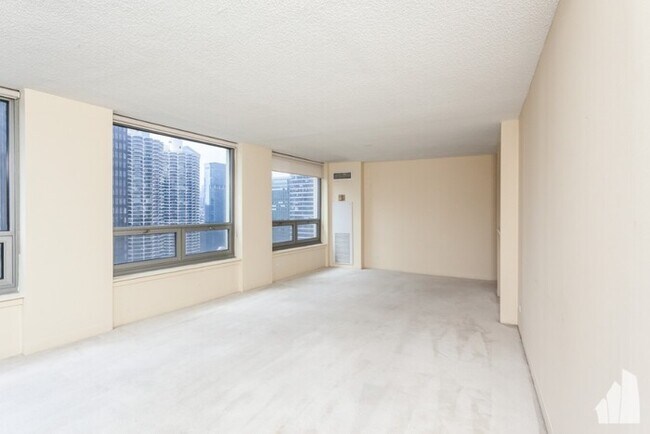 Building Photo - 450 N Wabash Ave