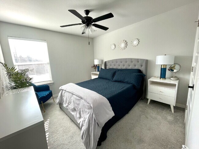 Building Photo - 2014 W Chandler Ave