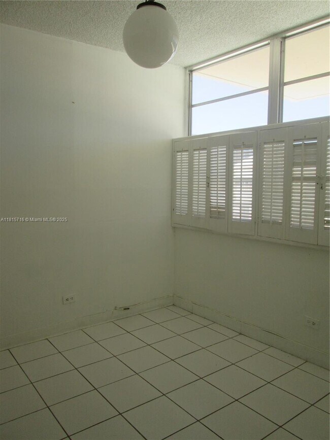 Building Photo - 250 174th St