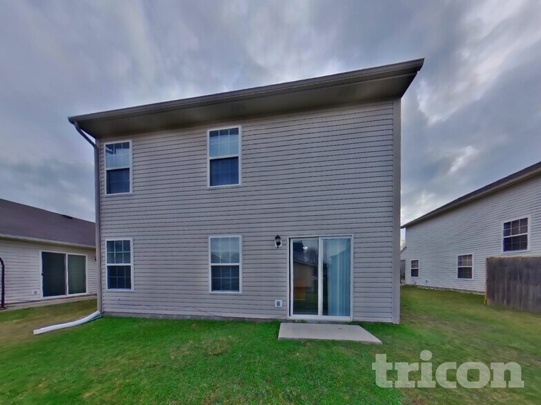 Building Photo - 4244 Village Trace Dr