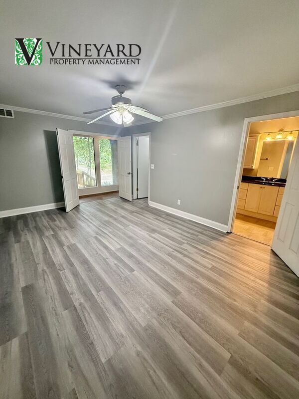 Building Photo - 1510 Oak Creek Dr