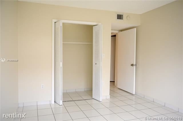 Building Photo - 2 br, 2 bath Condo - VILLA GRANDE CONDO