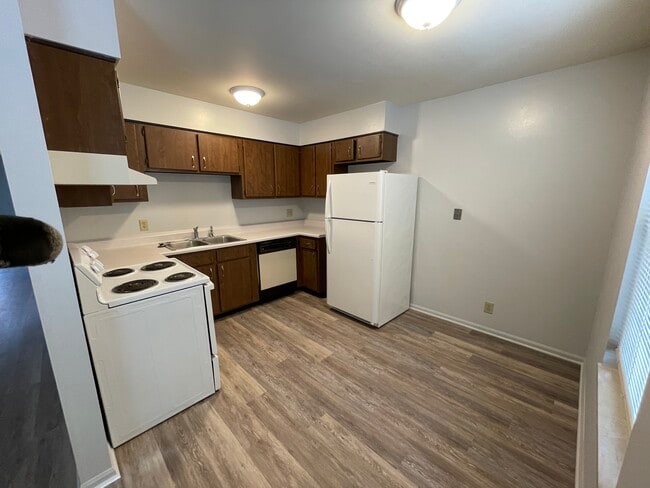 Kitchen with new appliances - 7 Meadow Ln
