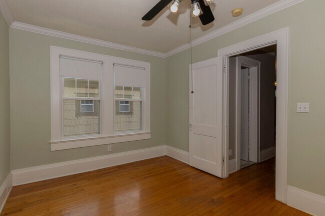 Building Photo - Charming Downtown Orlando 1/1 Corner Condo Near Lake Eola!