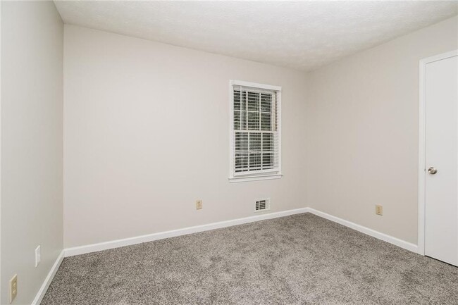 Building Photo - 35 Quails Ct