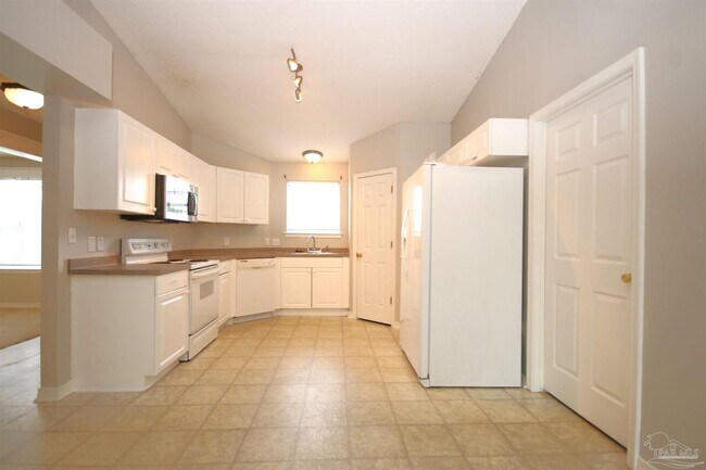 Building Photo - 127 Tobago Ct
