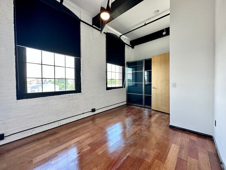 Building Photo - 109 Summer St