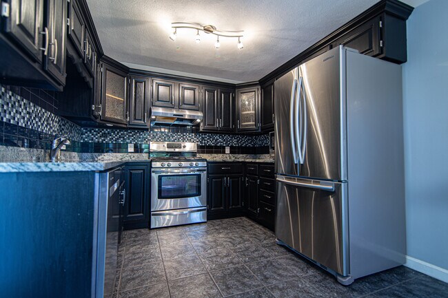 Dining Area to Kitchen - 107 Turnessa Green