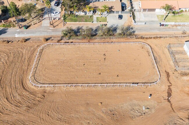 Building Photo - 15293 Golden Star Ave