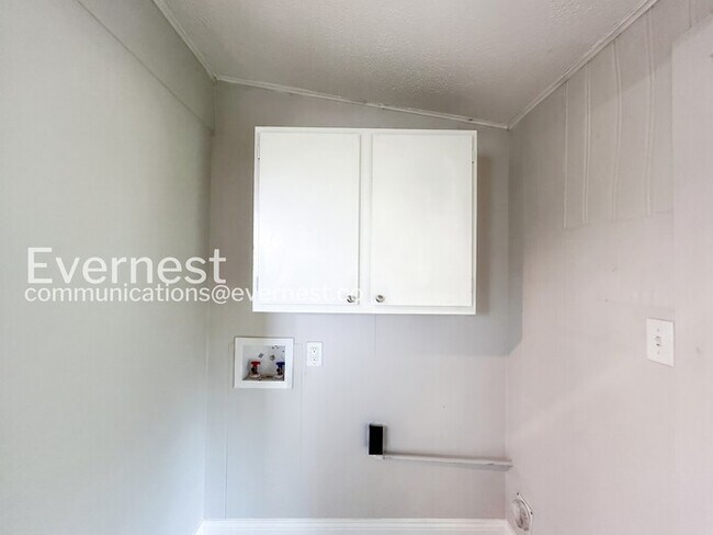 Building Photo - 1449 Ticonderoga Dr