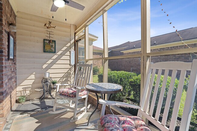 Building Photo - 140 Patio Pl