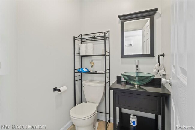 Building Photo - 3020 Grove St