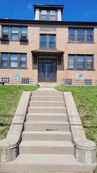 Building Photo - 226 Sunnyland Ave