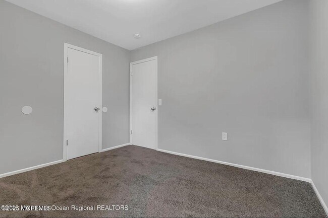 Building Photo - 821 Bay Ave