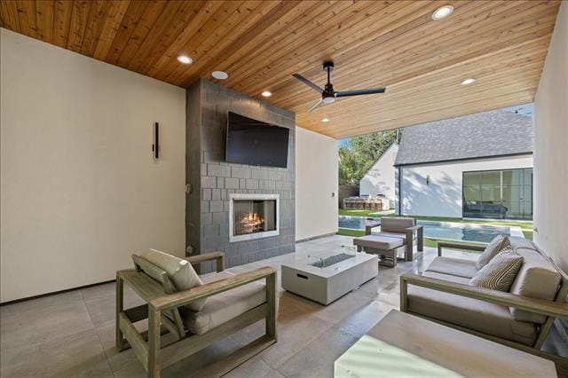 Building Photo - 5839 Richmond Ave