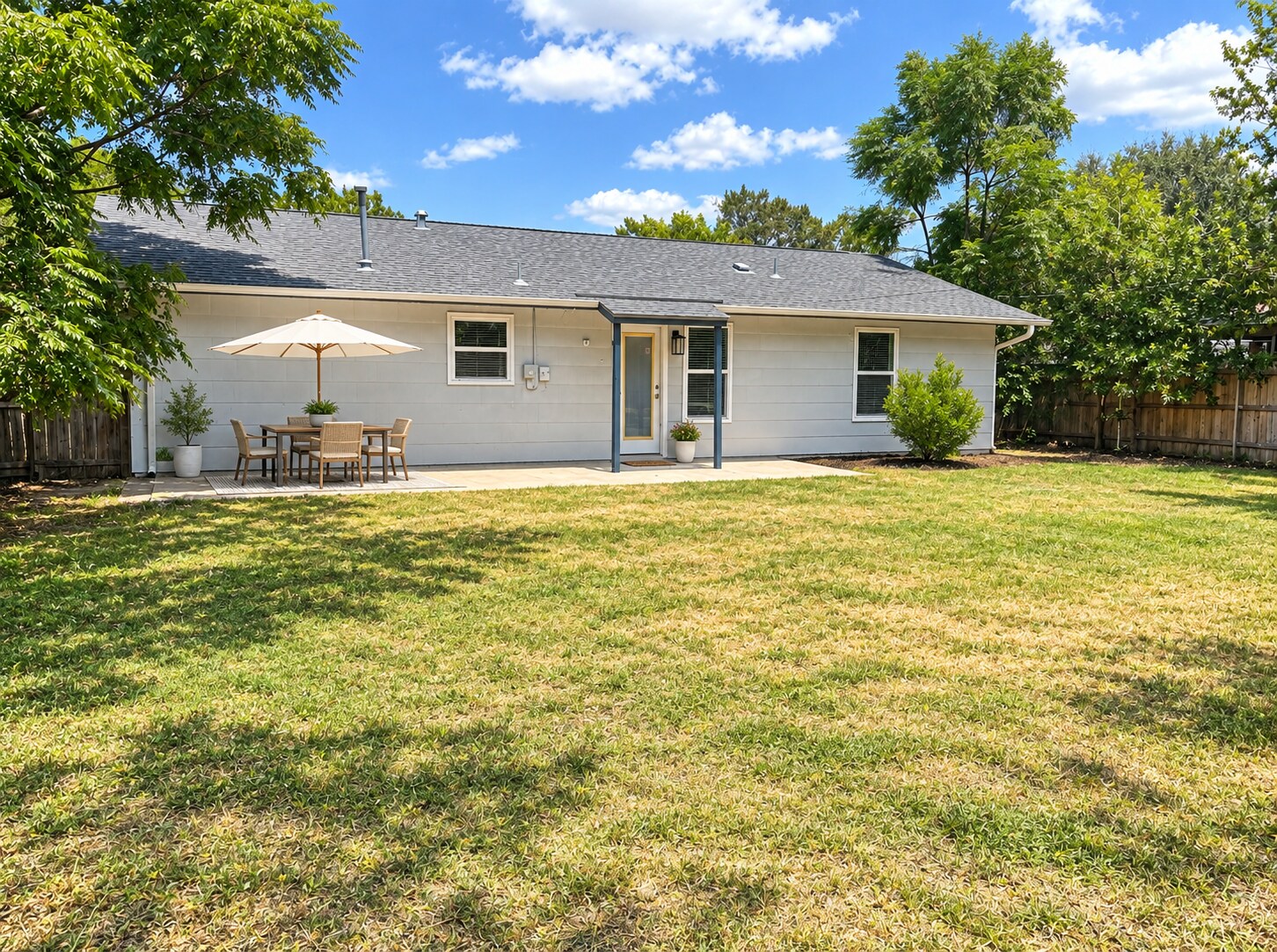 Building Photo - 2103 Wordsworth Dr