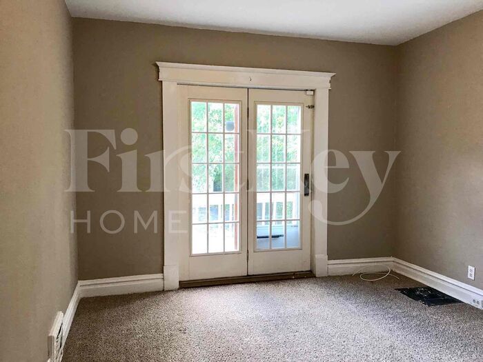 Building Photo - 2112 Lexa Dr