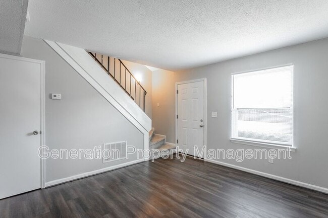 Building Photo - 44 St Victors Ln