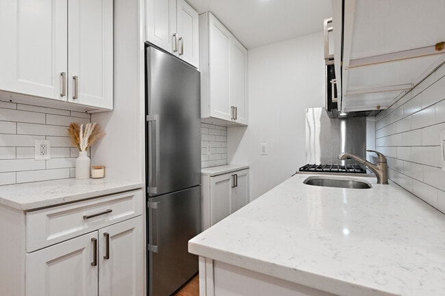 Building Photo - 5823 Fieldston Rd