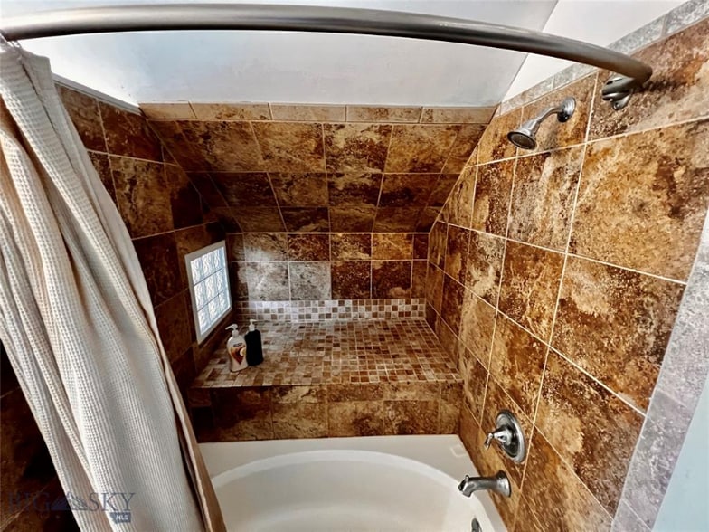 Building Photo - 519 W Park St