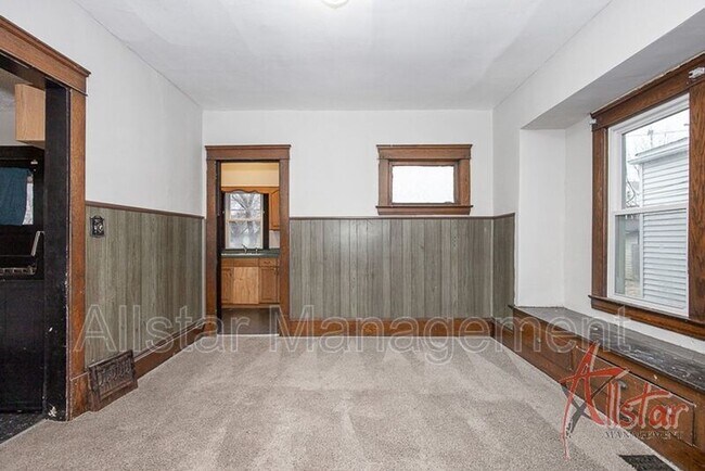 Building Photo - 2045 W 89th St