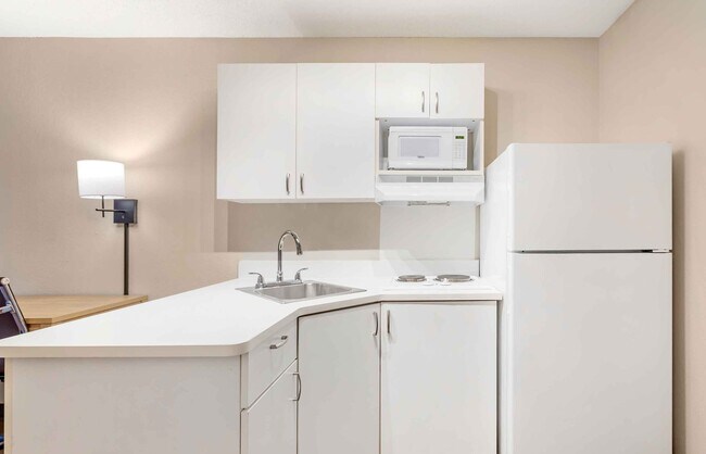Building Photo - Furnished Studio-Asheville - Tunnel Rd.