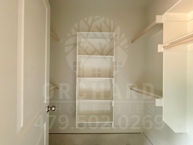 Building Photo - Bella Vista Single-Family Home- 2 Bed/ 2 Bath- Well-Designed Hazelwood Plan