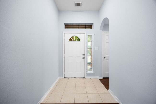 Building Photo - 1518 Bugle Run Dr