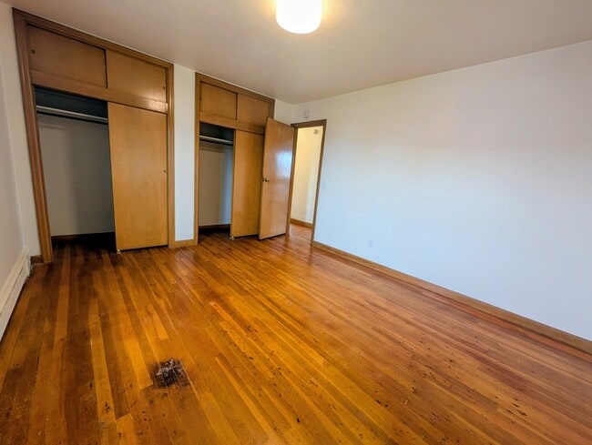 Building Photo - 2031 Blue Dr