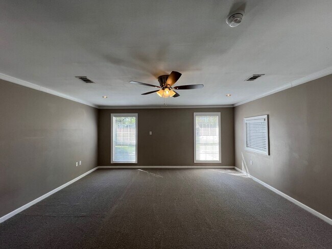 Building Photo - 8849 Timber Ln