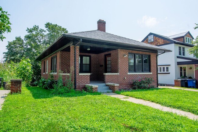 Building Photo - Adorable Brick 4 Bedroom Ranch with Finish...