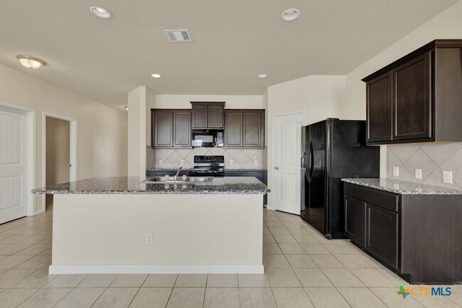 Building Photo - 1355 Fall Cover St