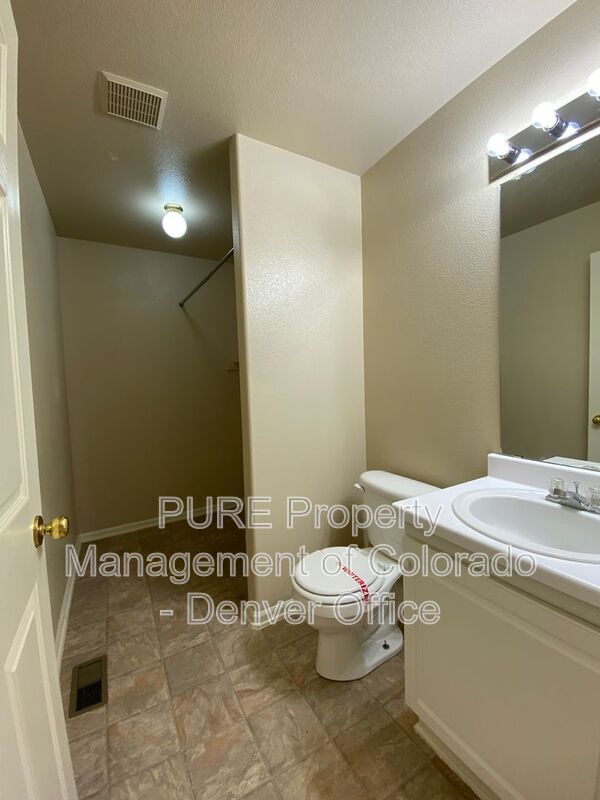 Building Photo - 2573 Cove Creek Ct