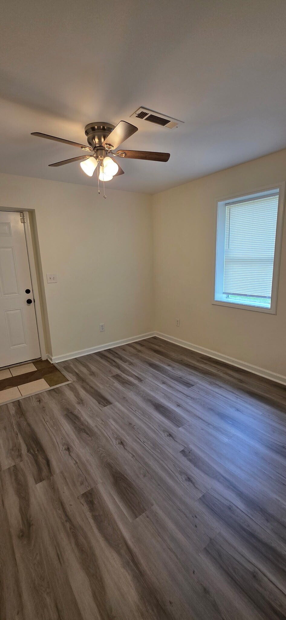 Building Photo - 1127 Sheppard Pl