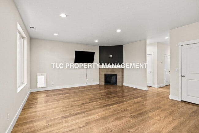 Building Photo - Gorgeous Home for Rent