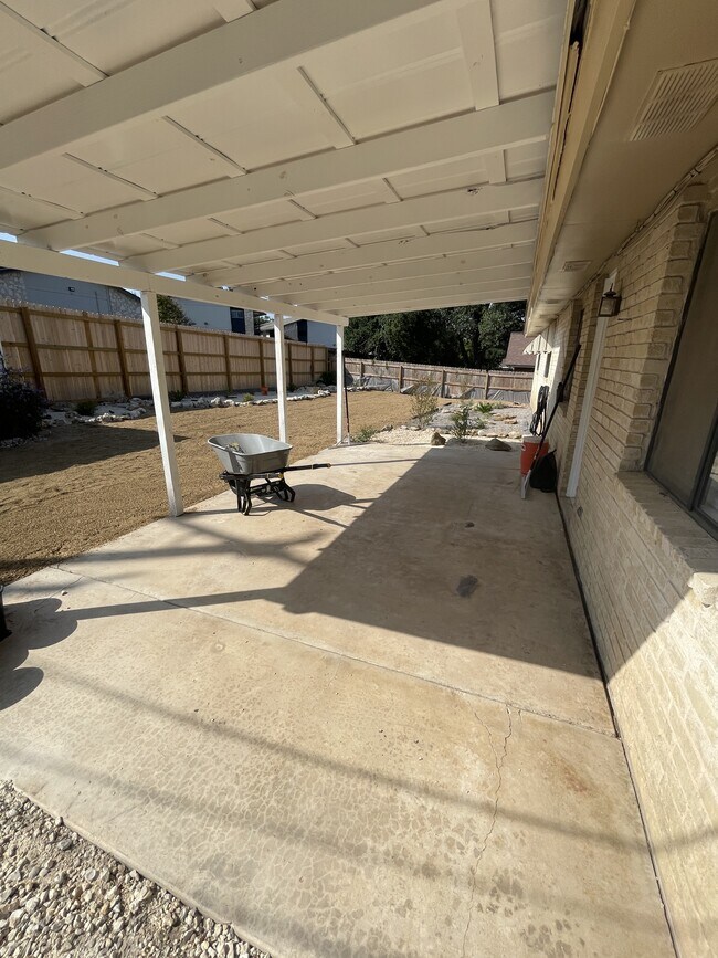 Building Photo - 6306 Madeleine Dr