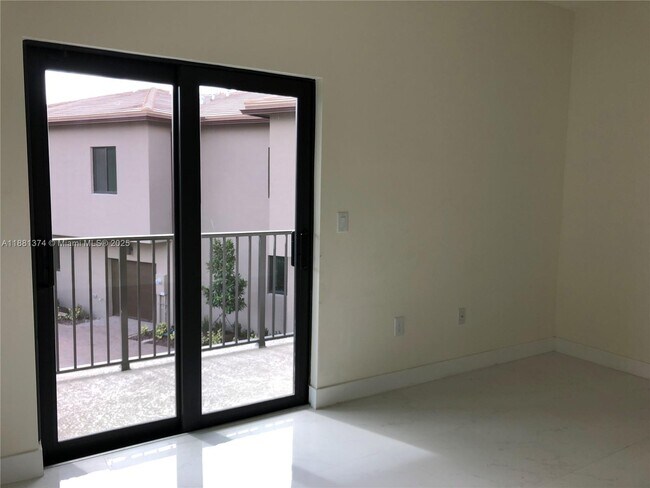 Building Photo - 4937 NW 84th Ave