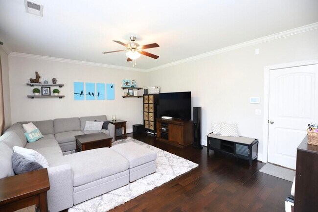 Building Photo - 545 Curlew Cir