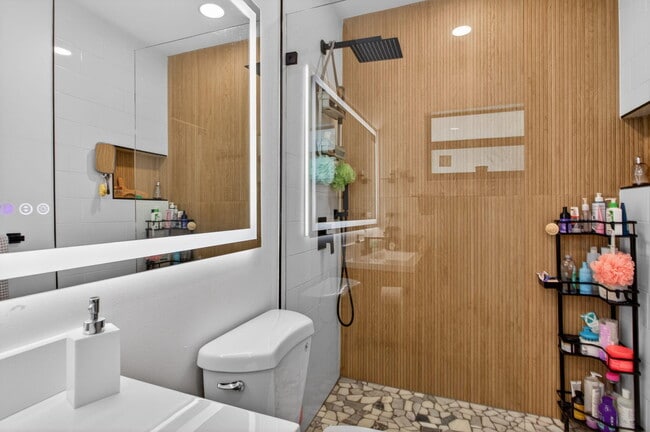 Building Photo - 1501 NE 7th Ave