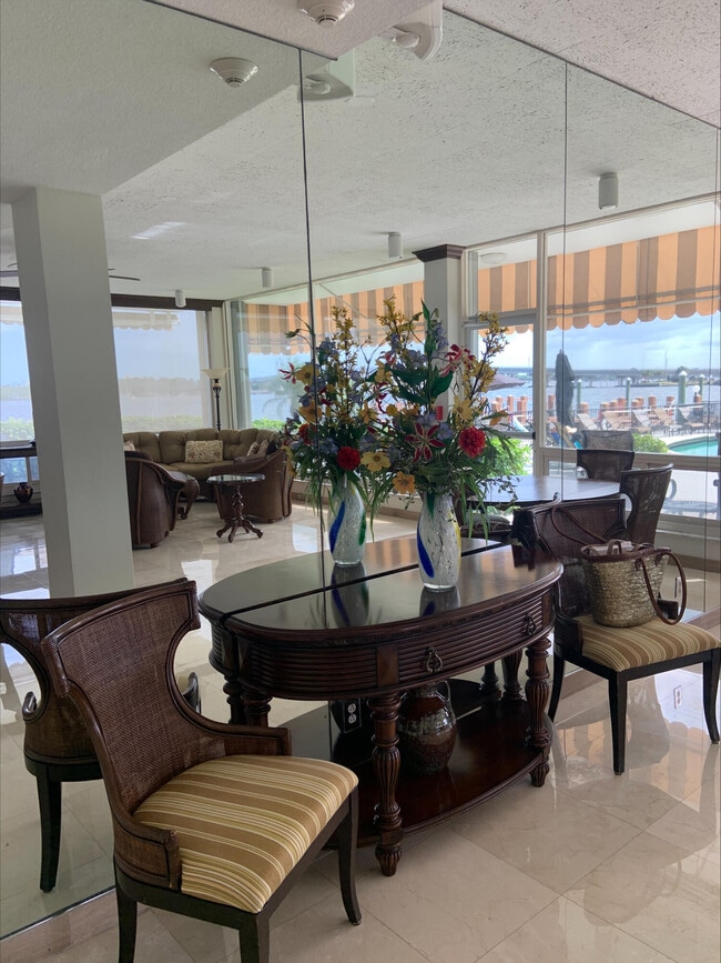 Building Photo - 2840 S Ocean Blvd