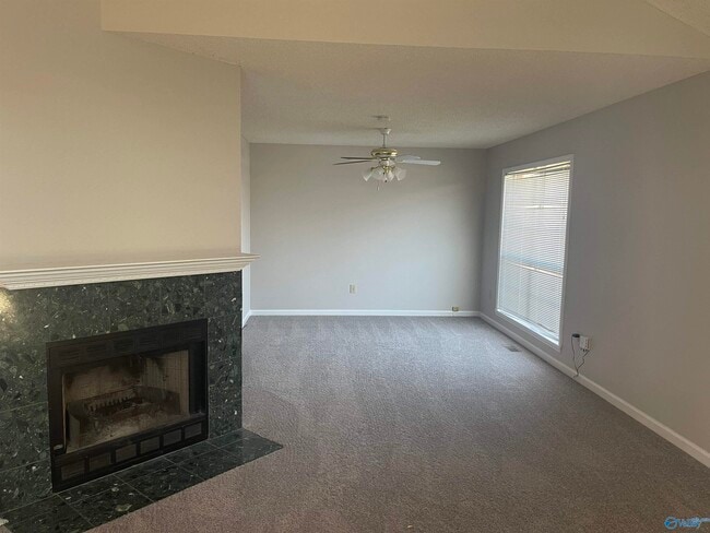 Building Photo - 100 Medicine Bend Ct