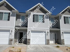 Building Photo - **Move-In Bonsu!!! 3 bedroom, 2.5 bath - Newer town home living in the heart of Cedar City!