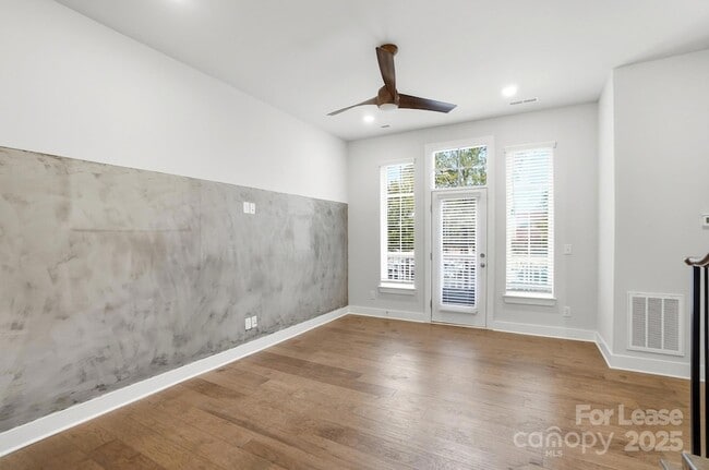 Building Photo - 1312 Nandina St