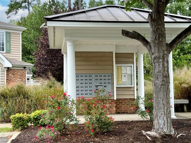 Building Photo - 130 Ellis Dr