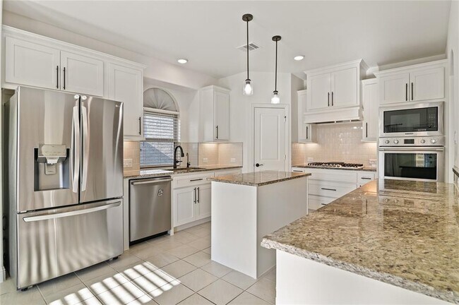 Building Photo - 1611 McMaster Ln
