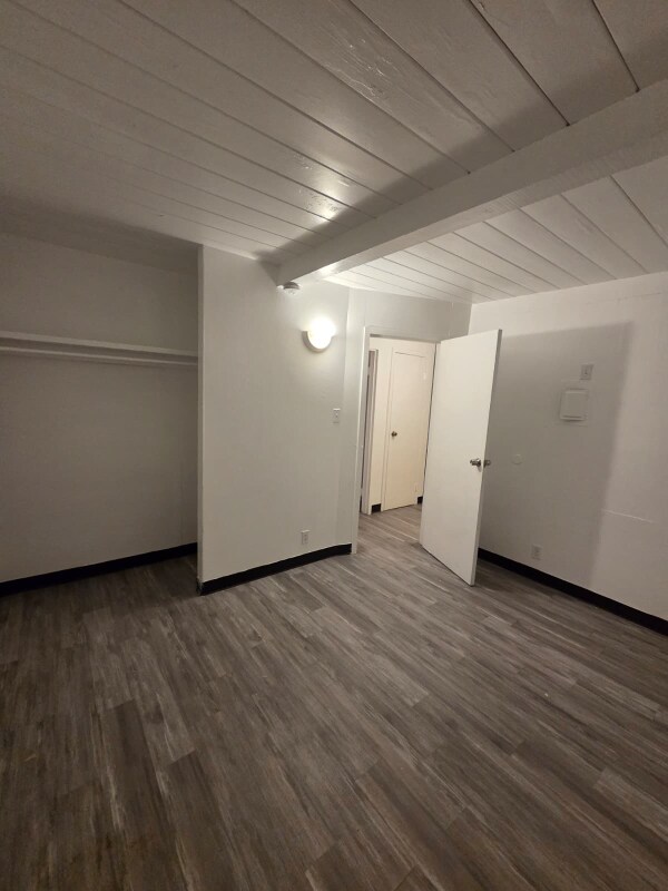 Building Photo - 11 E San Joaquin St