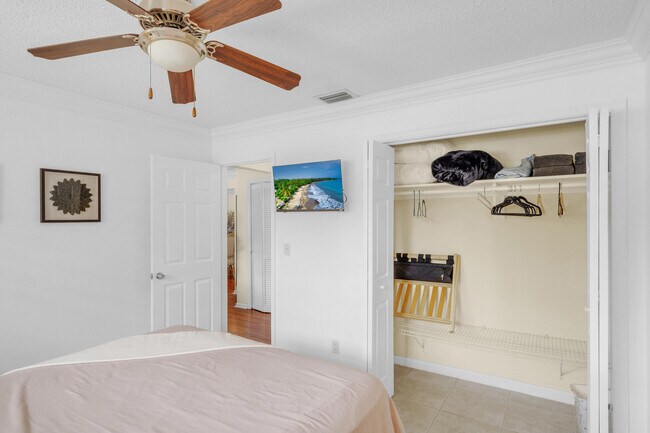Building Photo - 1350 Riverside Cir